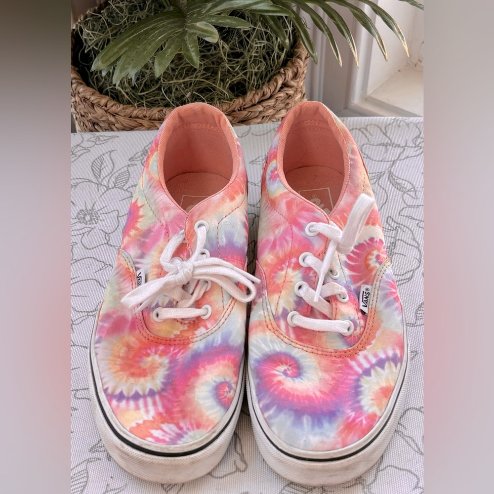 Vans, Tie Dyed Size 10